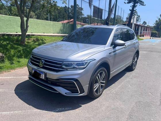 VOLKSWAGEN TIGUAN 2.0 300 TSI GASOLINA ALLSPACE R-LINE AUTOMÁTICO VOLKSWAGEN TIGUAN 2.0 300 TSI GASOLINA ALLSPACE R-LINE AUTOMÁTICO